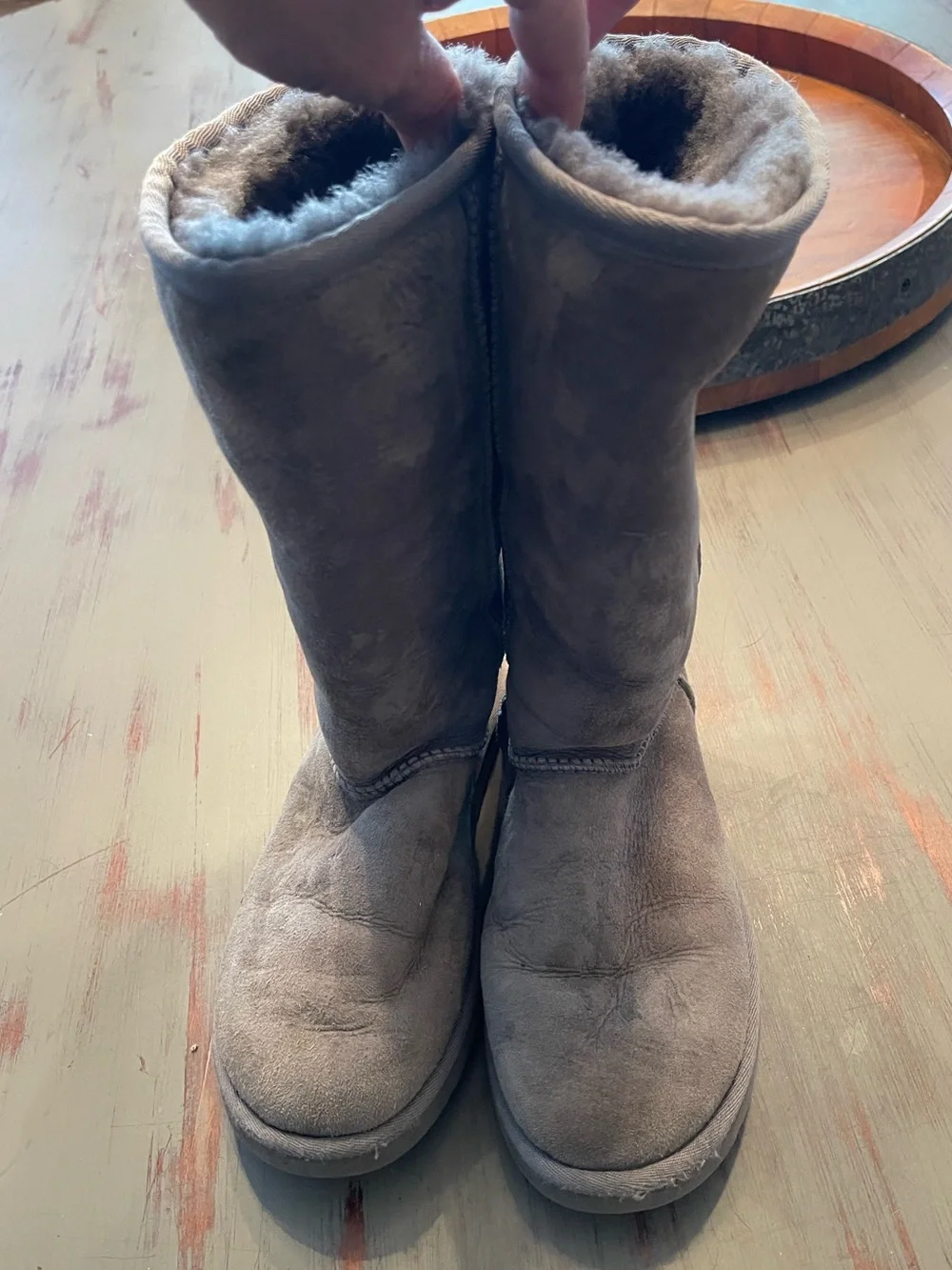Women’s grey Ugg size 6 sherpa lined boot - Good pre loved condition